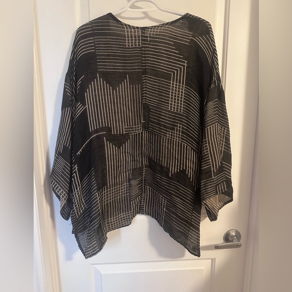 Black and Tanned Sweater - Picture 3 of 7